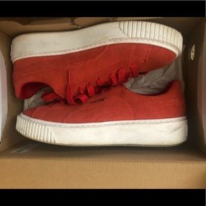 Platform puma sneakers red
